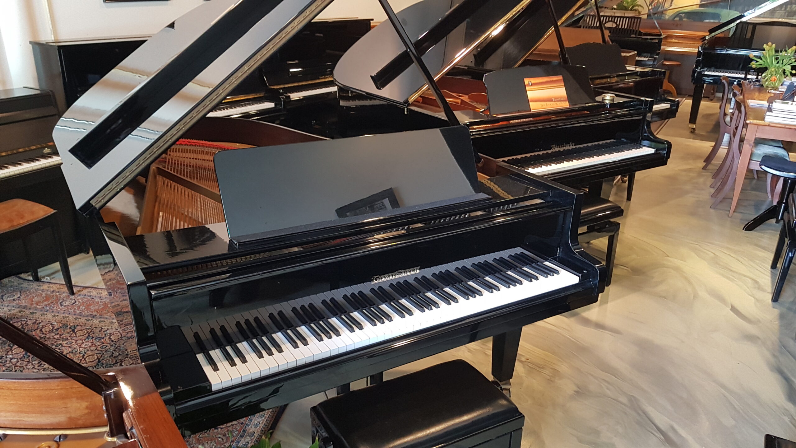 Duitse klasse vleugel Grotrian Steinweg 187 zwart hoogglans. Bouw eind jaren ’70  Klasse vleugel  € 14900,-