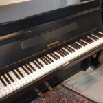 Duitse piano W. Hoffmann 100 Langlau, Renner mechaniek. Zwart Mat.  € 1490,-