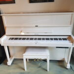 Silent piano Royale 121 wit hoogglans. Model U1. Zeer mooie staat.  € 2390,-