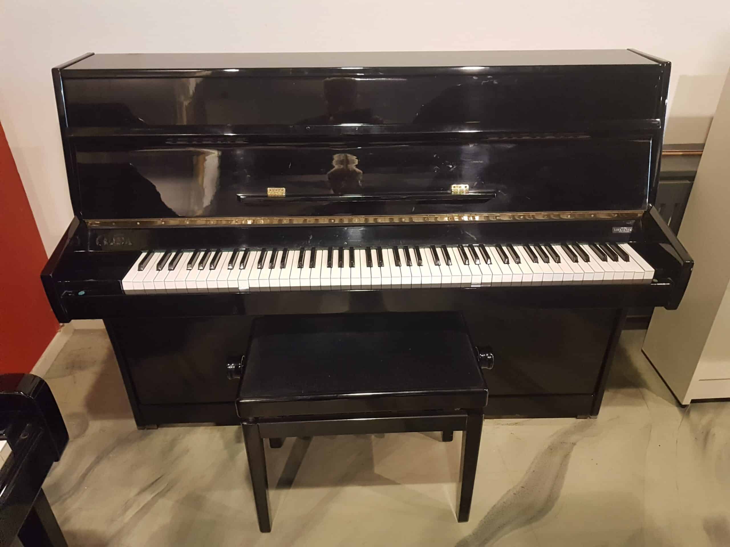 Europese piano 108 zwart hoogglans, studiepedaal. Fijn instrument., € 990,-