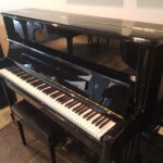 Jong gebruikte piano Wilhelm Steinberg 125P zwart hoogglans Eisenberg Duitsland € 3890,- Jong gebruikte piano Wilhelm Steinberg 125P zwart hoogglans Eisenberg Duitsland € 3890,-